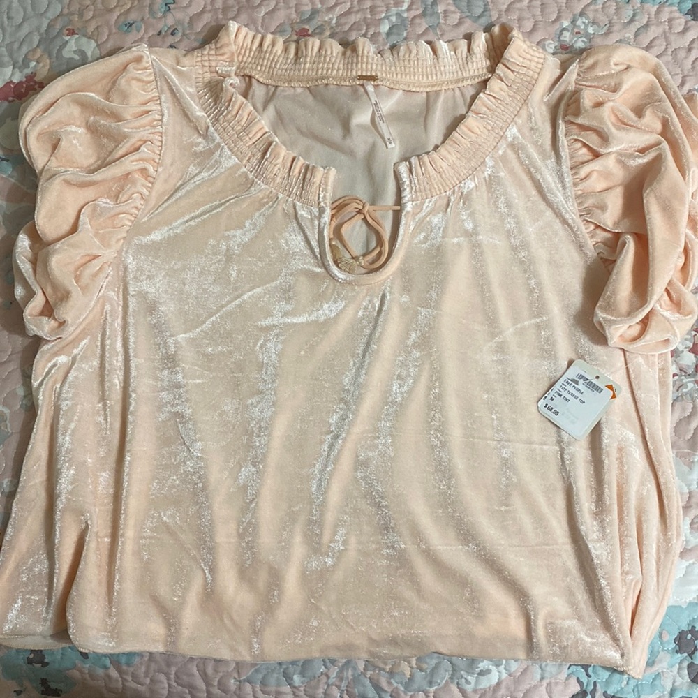 FREE PEOPLE Terese Velvet top, new with tags, M, peach pink tint NWT